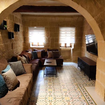 Ta' Frenc Farmhouse Villa Gharb  Bagian luar foto