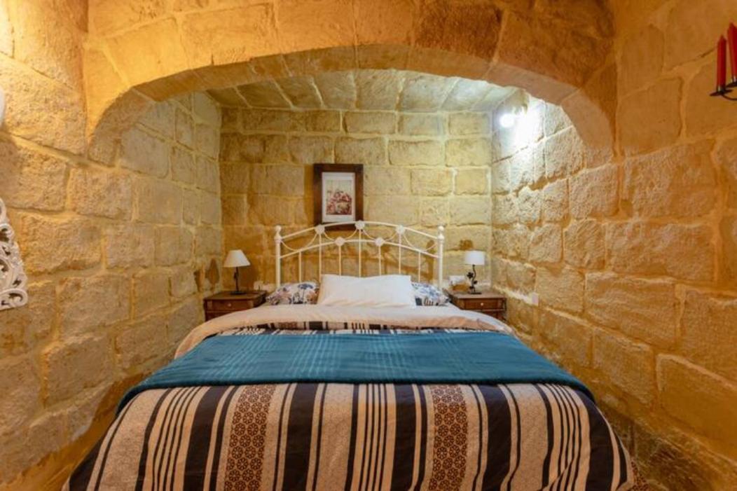 Ta' Frenc Farmhouse Villa Gharb  Bagian luar foto