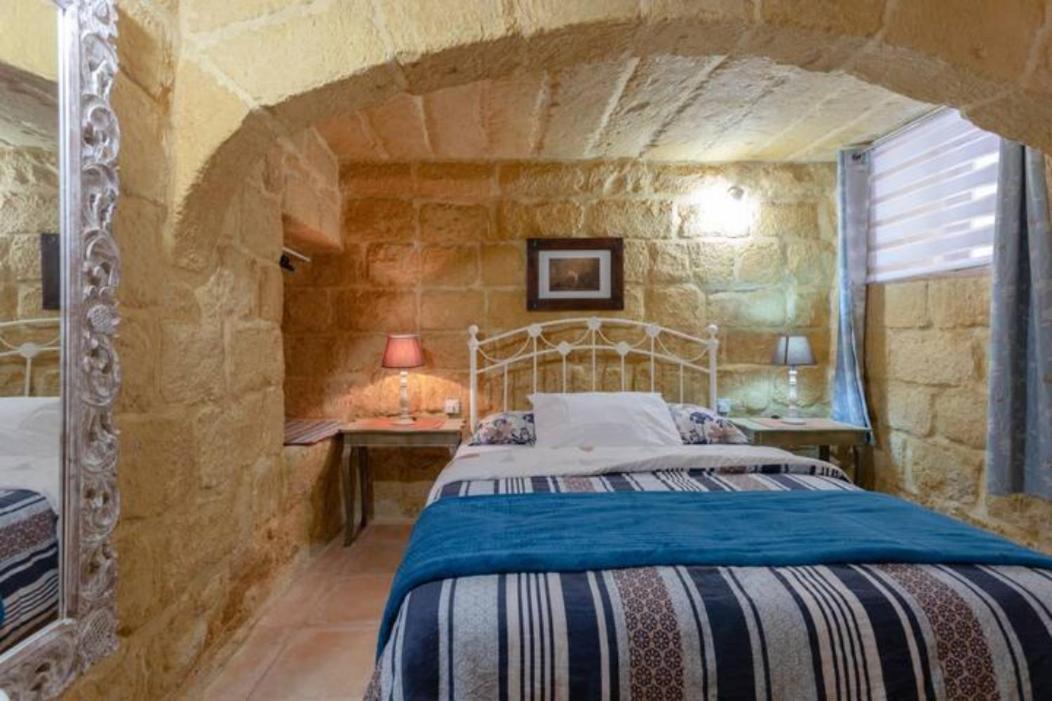 Ta' Frenc Farmhouse Villa Gharb  Bagian luar foto