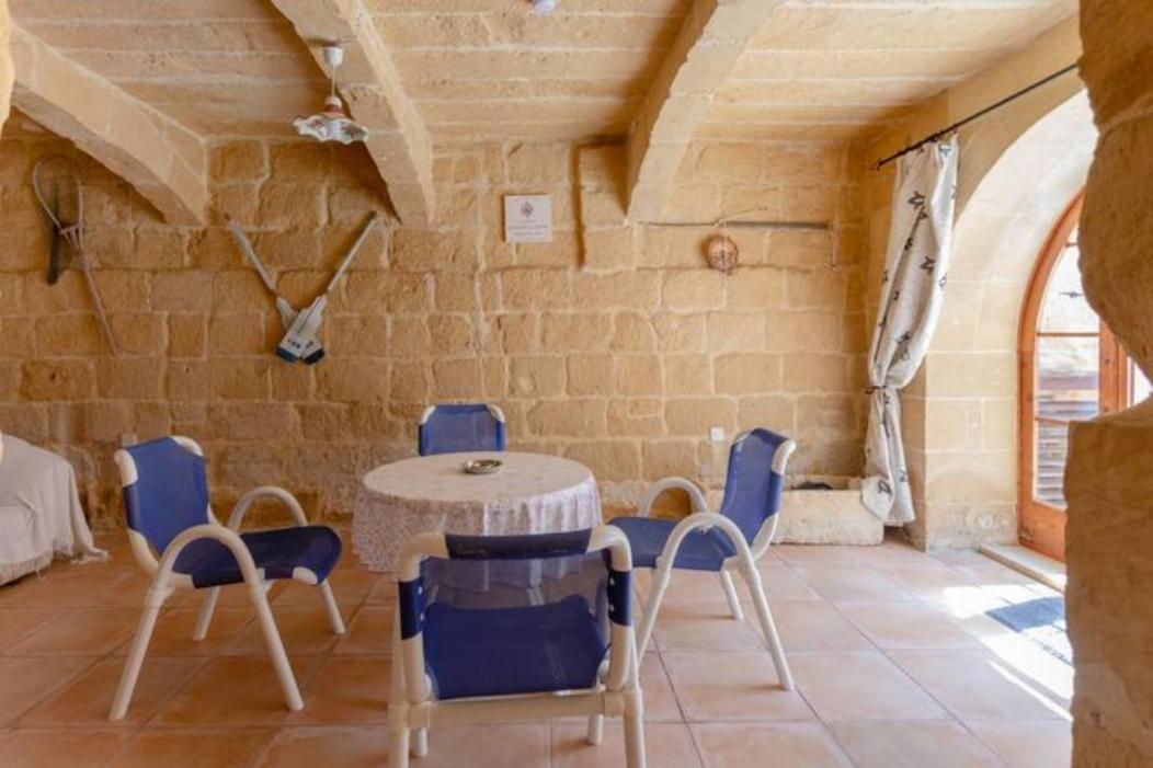 Ta' Frenc Farmhouse Villa Gharb  Bagian luar foto