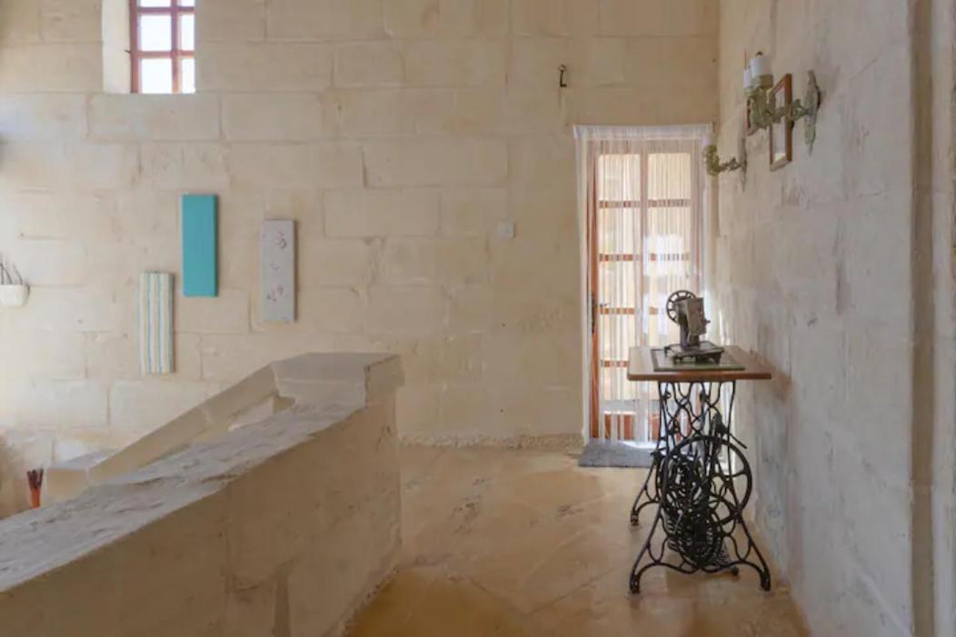 Ta' Frenc Farmhouse Villa Gharb  Bagian luar foto