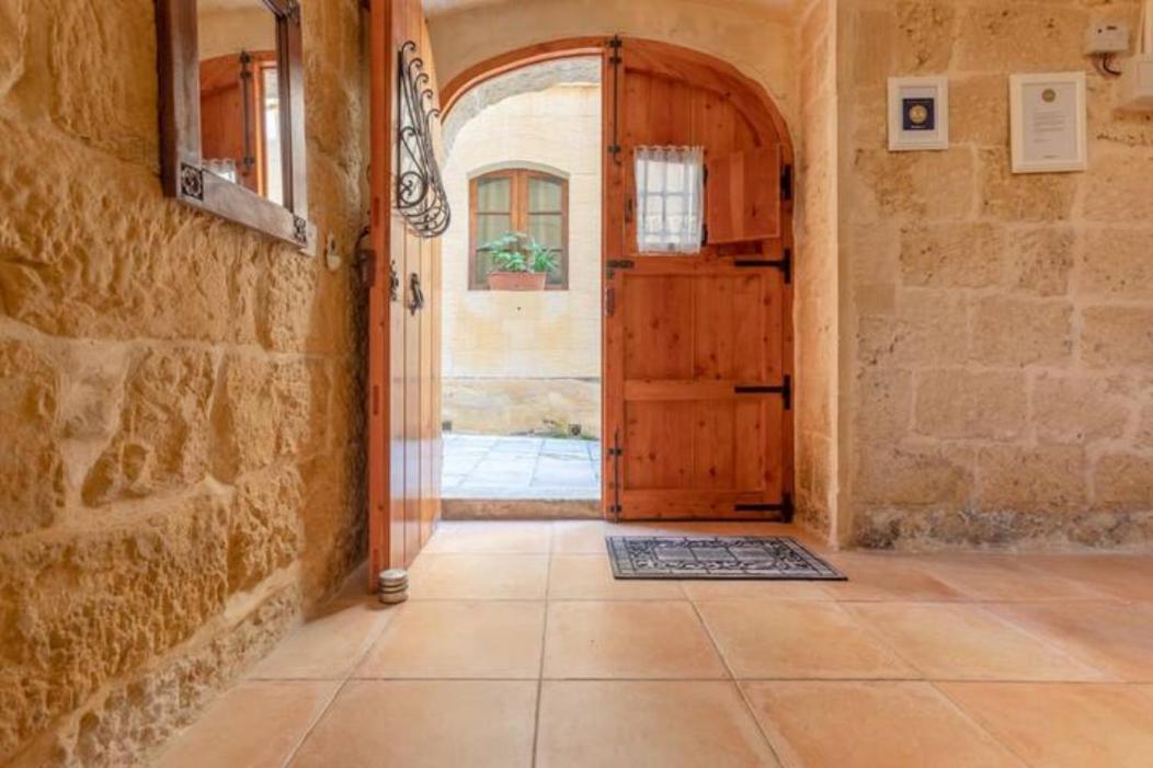 Ta' Frenc Farmhouse Villa Gharb  Bagian luar foto