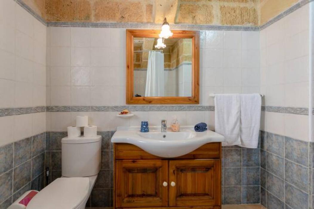 Ta' Frenc Farmhouse Villa Gharb  Bagian luar foto