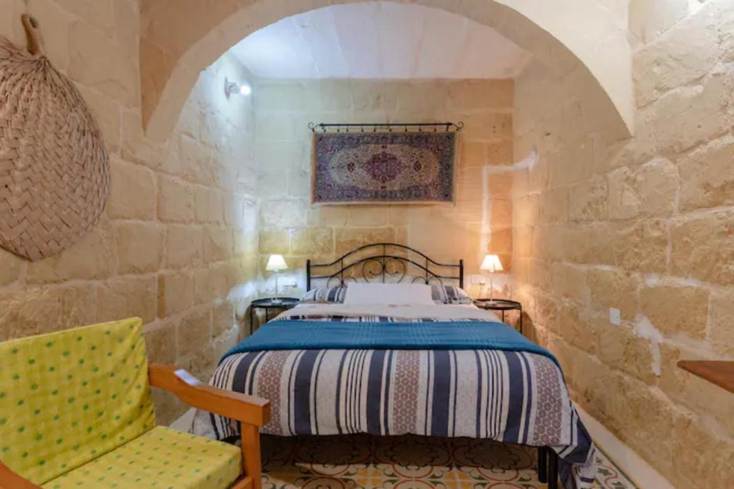 Ta' Frenc Farmhouse Villa Gharb  Bagian luar foto